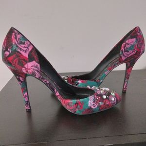 Multi colored pump size 10.5 with 4 inch heel